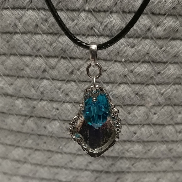 Oyster Shell Pendant with Turquoise Charm Necklace Clam Shell Silver - Picture 12 of 15